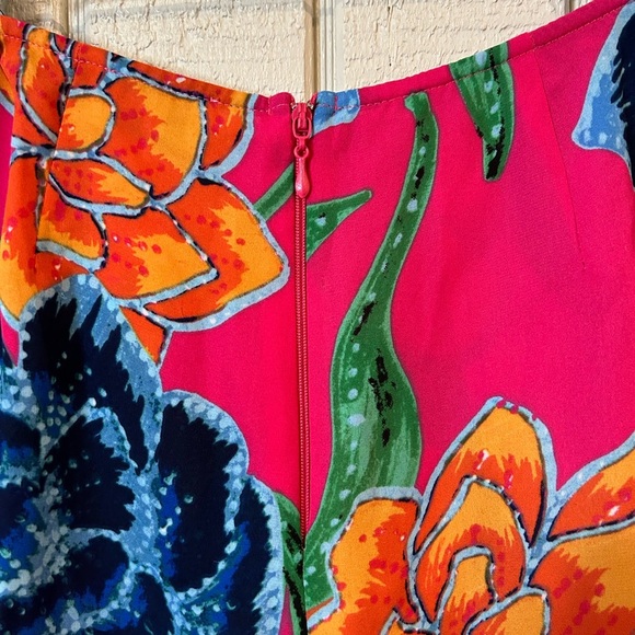 Show Me Your Mumu Sawyer Shorts in Floratopia, size XS. Tiny spot (see photos). - Picture 7 of 8